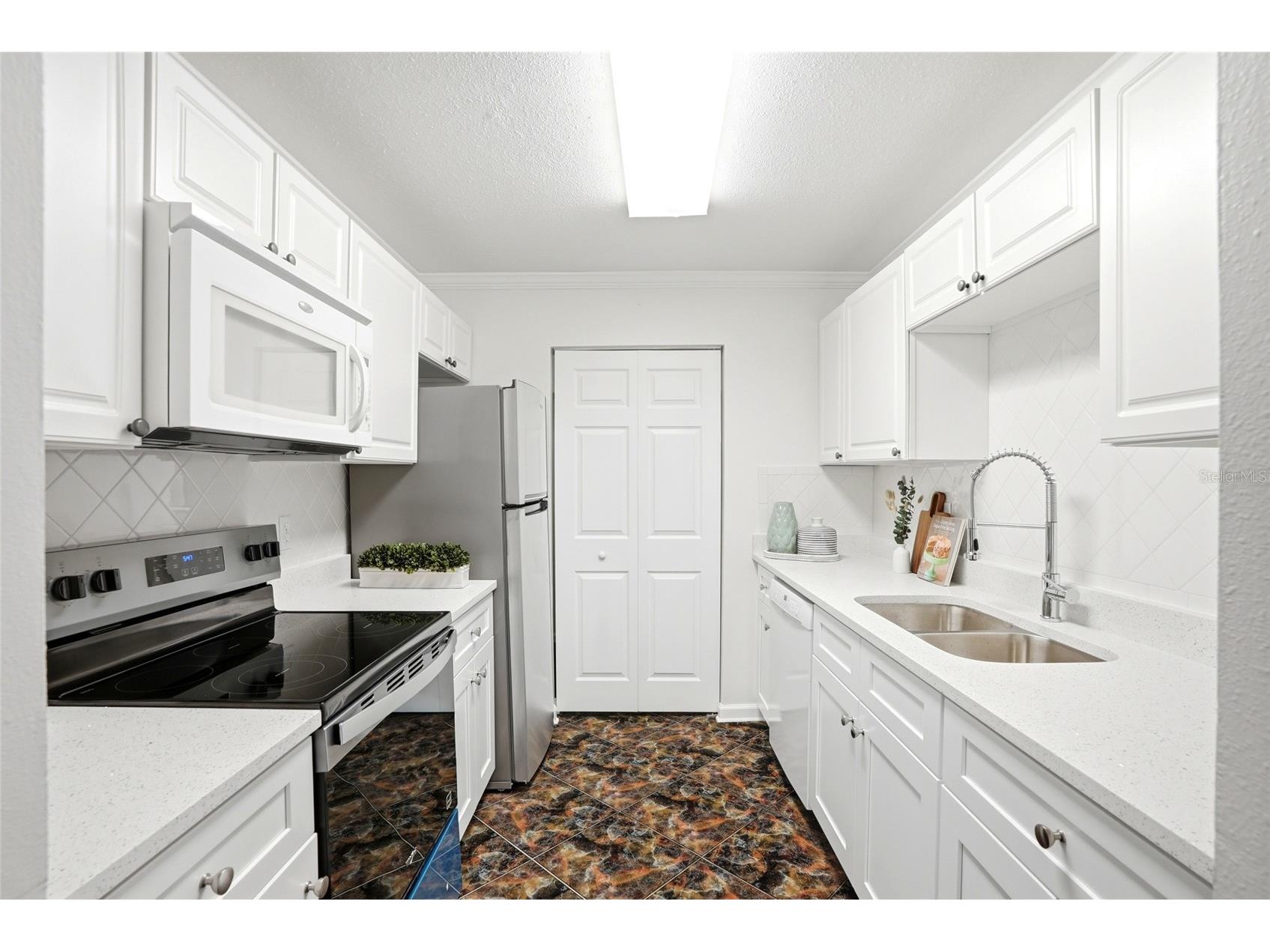1208 14th Circle SE Largo FL 33771 TB8516312 image17