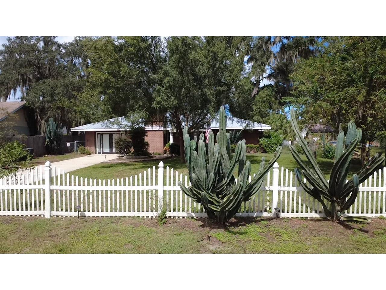 1208 Cr 463b Lake Panasoffkee FL 33538 G5102570 image1