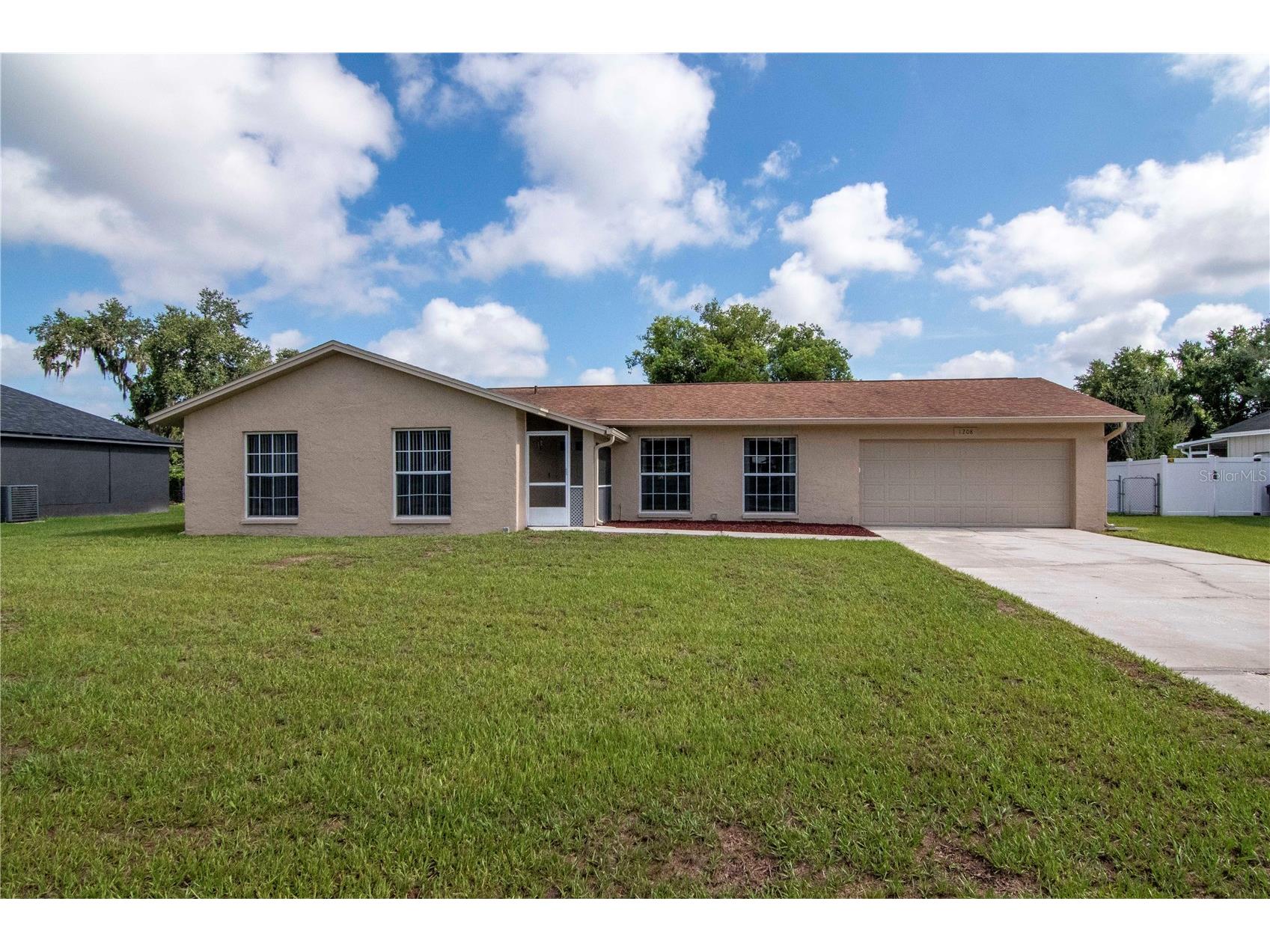 1208 Lady Guinevere Drive Valrico FL 33594 TB8525206 image1