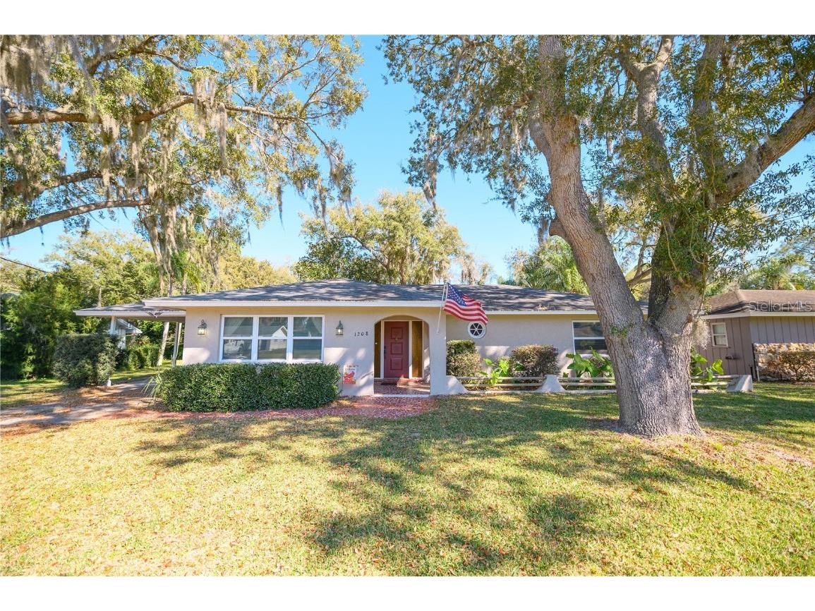 1208 N Sinclair Avenue Tavares FL 32778 O6182323 image1