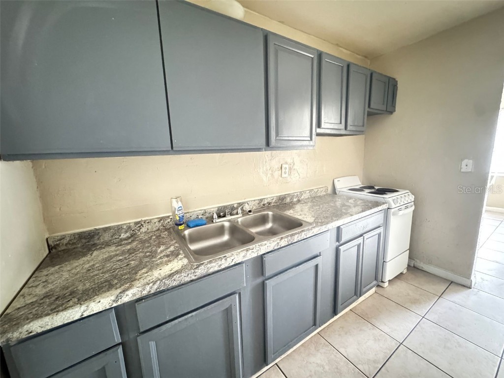1209 Carlsbad Place Orlando FL 32808 O6371969 image2