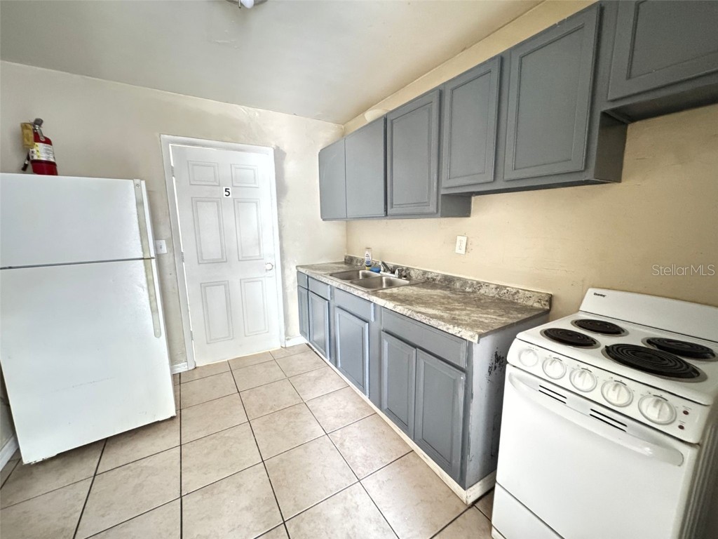 1209 Carlsbad Place Orlando FL 32808 O6371969 image8