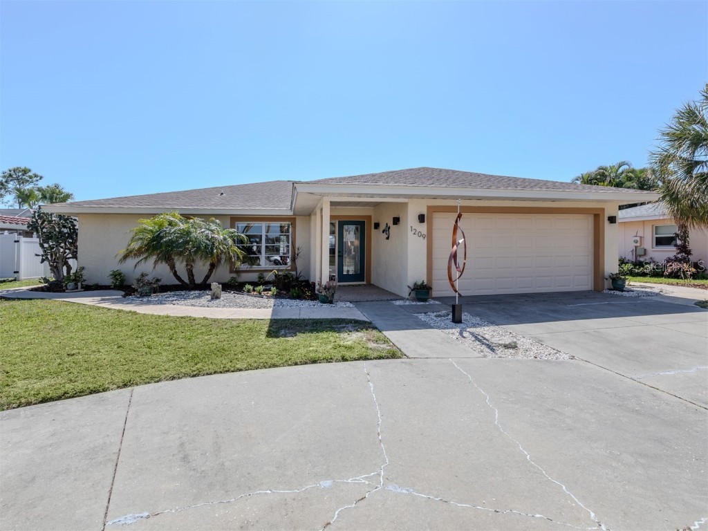 1209 Lucaya Avenue Venice FL 34285 N6131472 image1