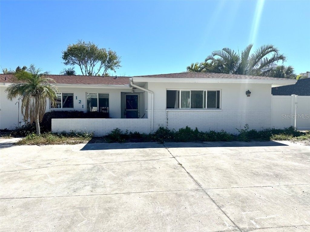 121 175th Avenue E Redington Shores FL 33708 TB8363825 image1