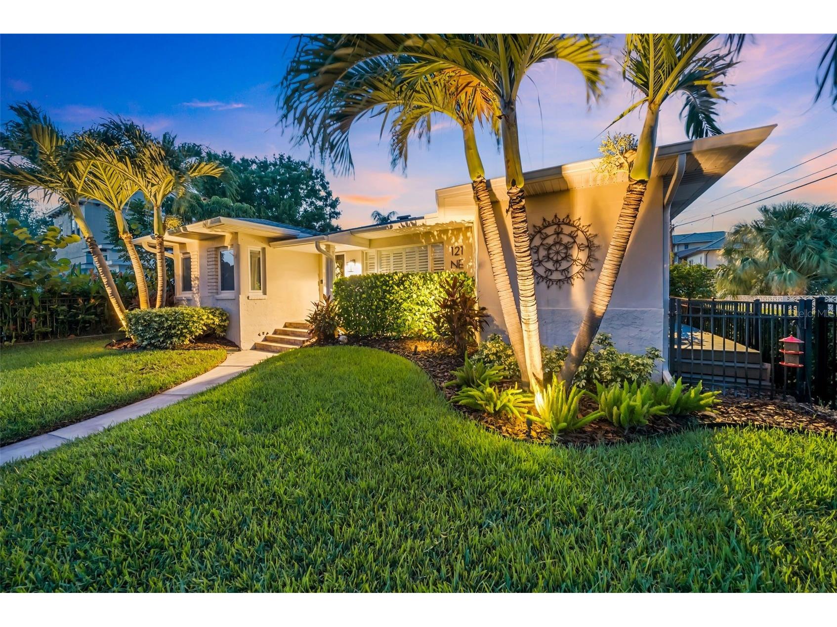 121 28th Avenue NE Saint Petersburg FL 33704 TB8407386 image2