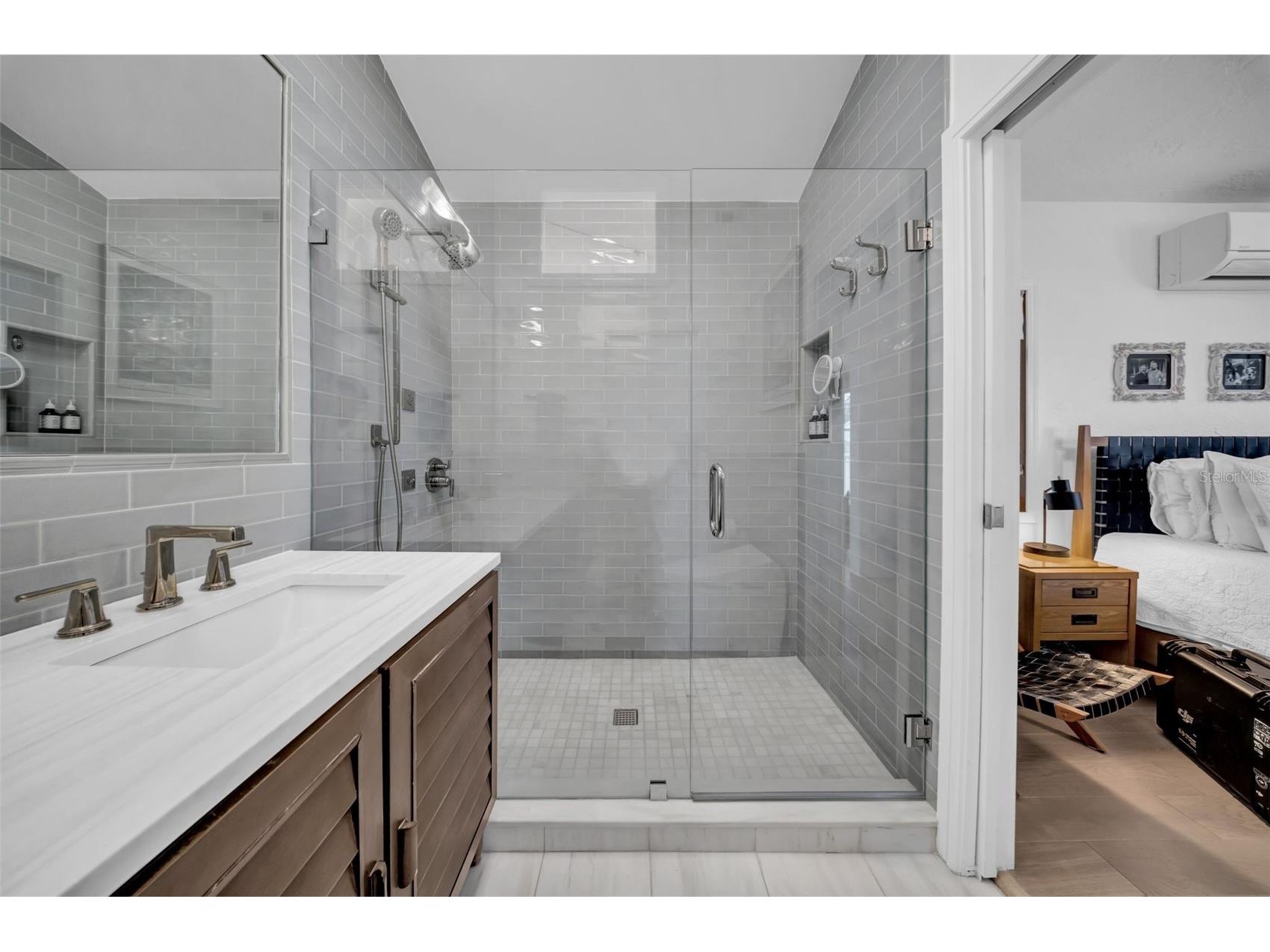 121 28th Avenue NE Saint Petersburg FL 33704 TB8407386 image24