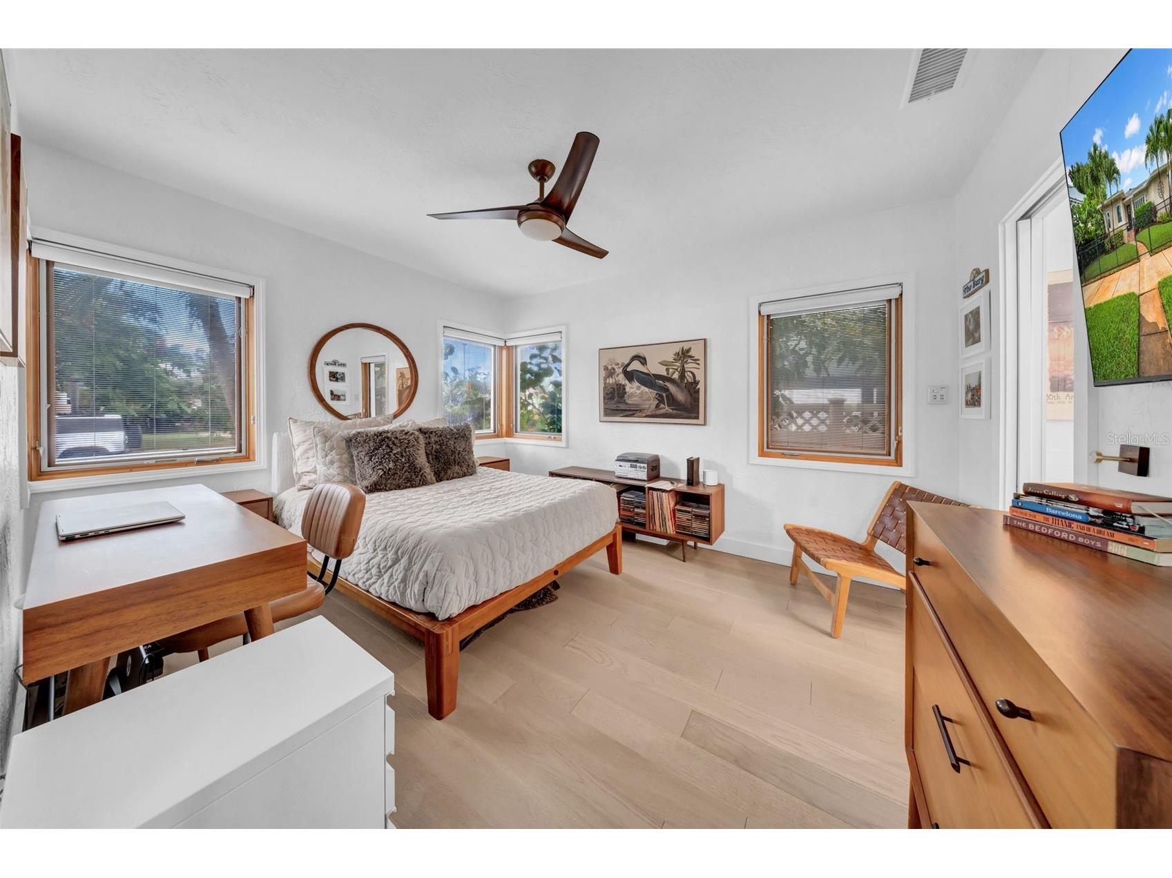 121 28th Avenue NE Saint Petersburg FL 33704 TB8407386 image27