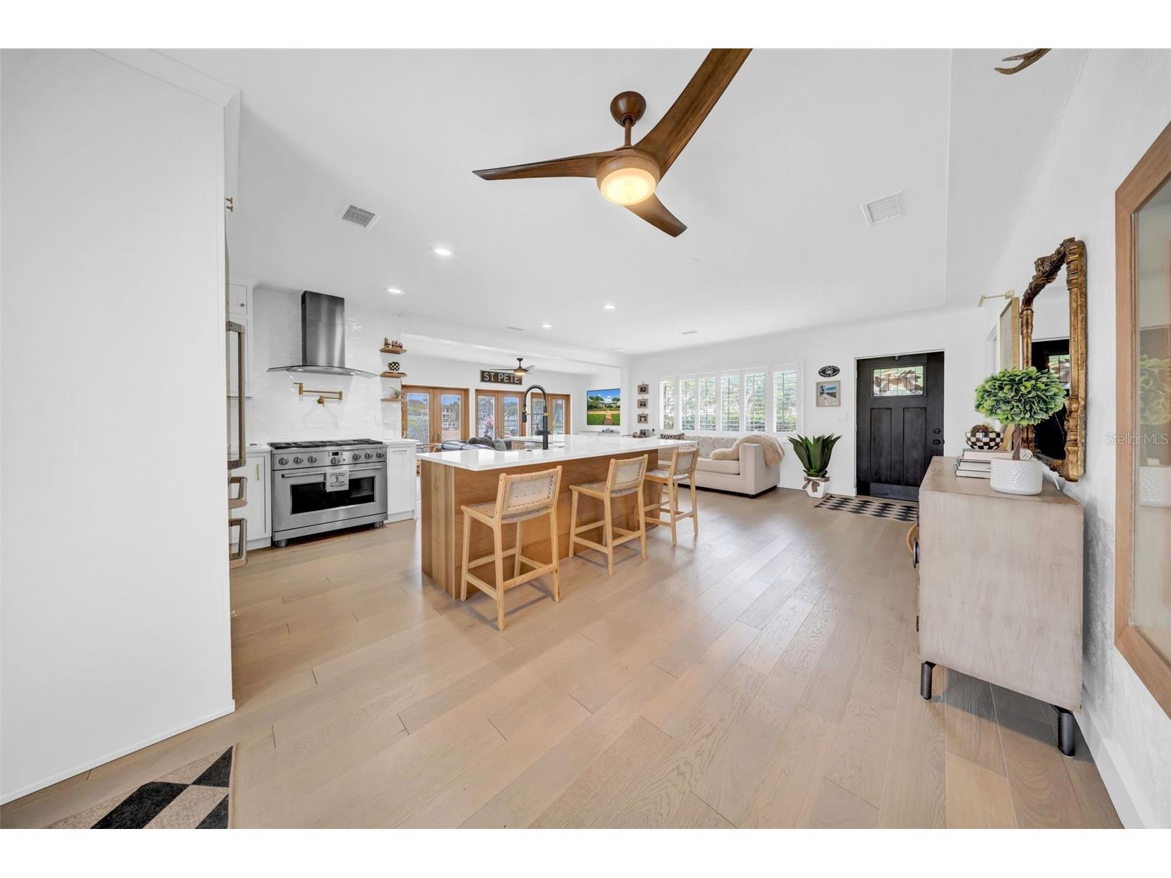 121 28th Avenue NE Saint Petersburg FL 33704 TB8407386 image3