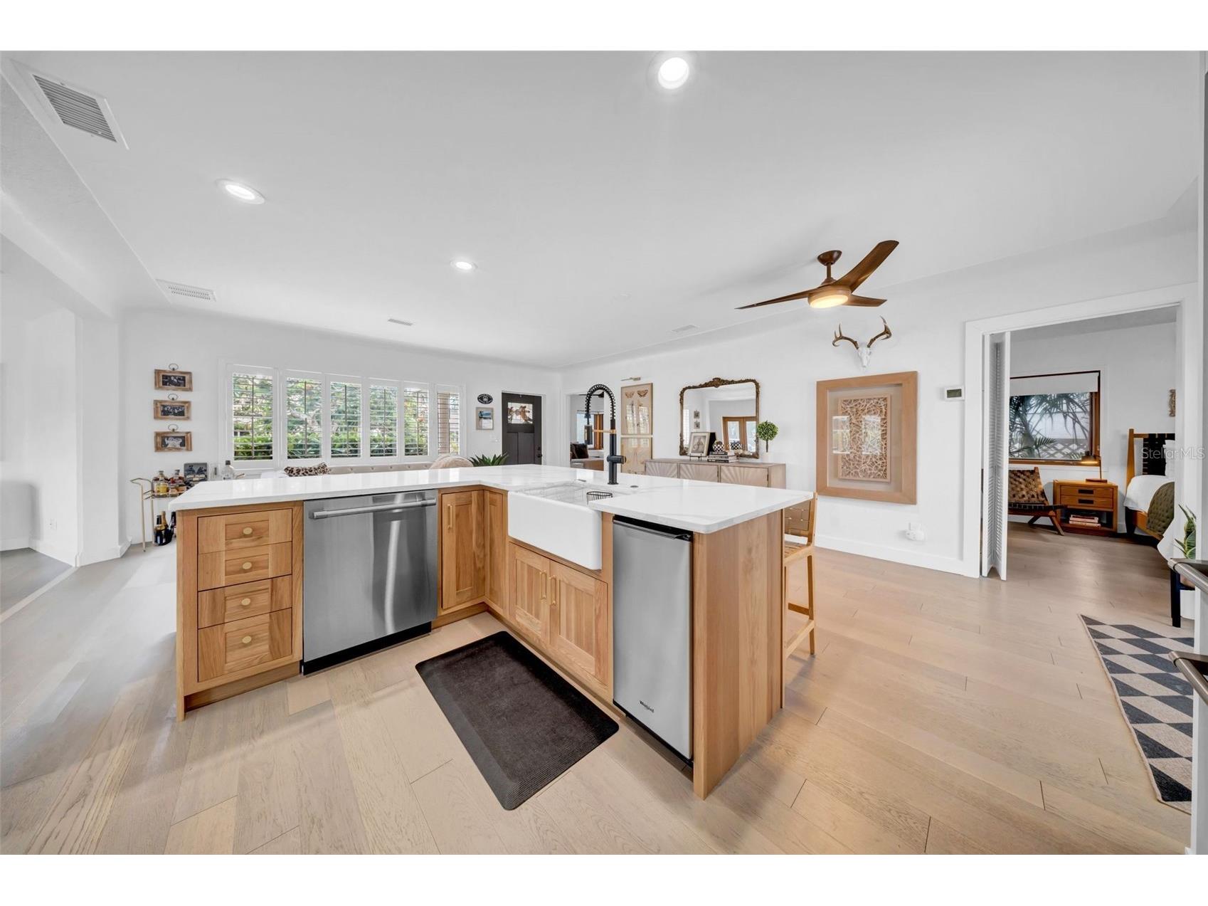 121 28th Avenue NE Saint Petersburg FL 33704 TB8407386 image7