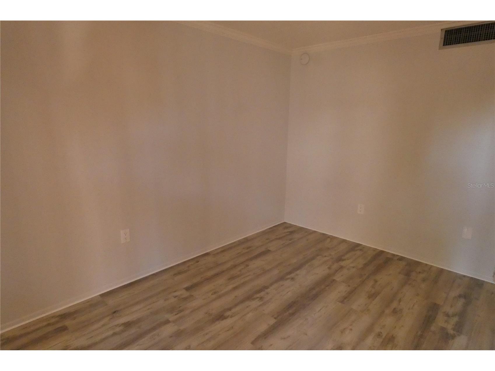 121 3rd Avenue N #307 Saint Petersburg FL 33701 TB8516868 image4
