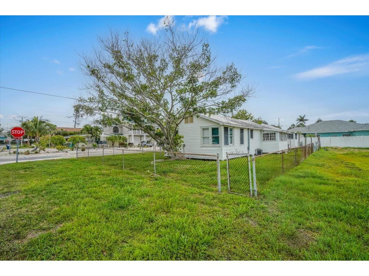 121 48th Street Holmes Beach FL 34217 A4695108 image26