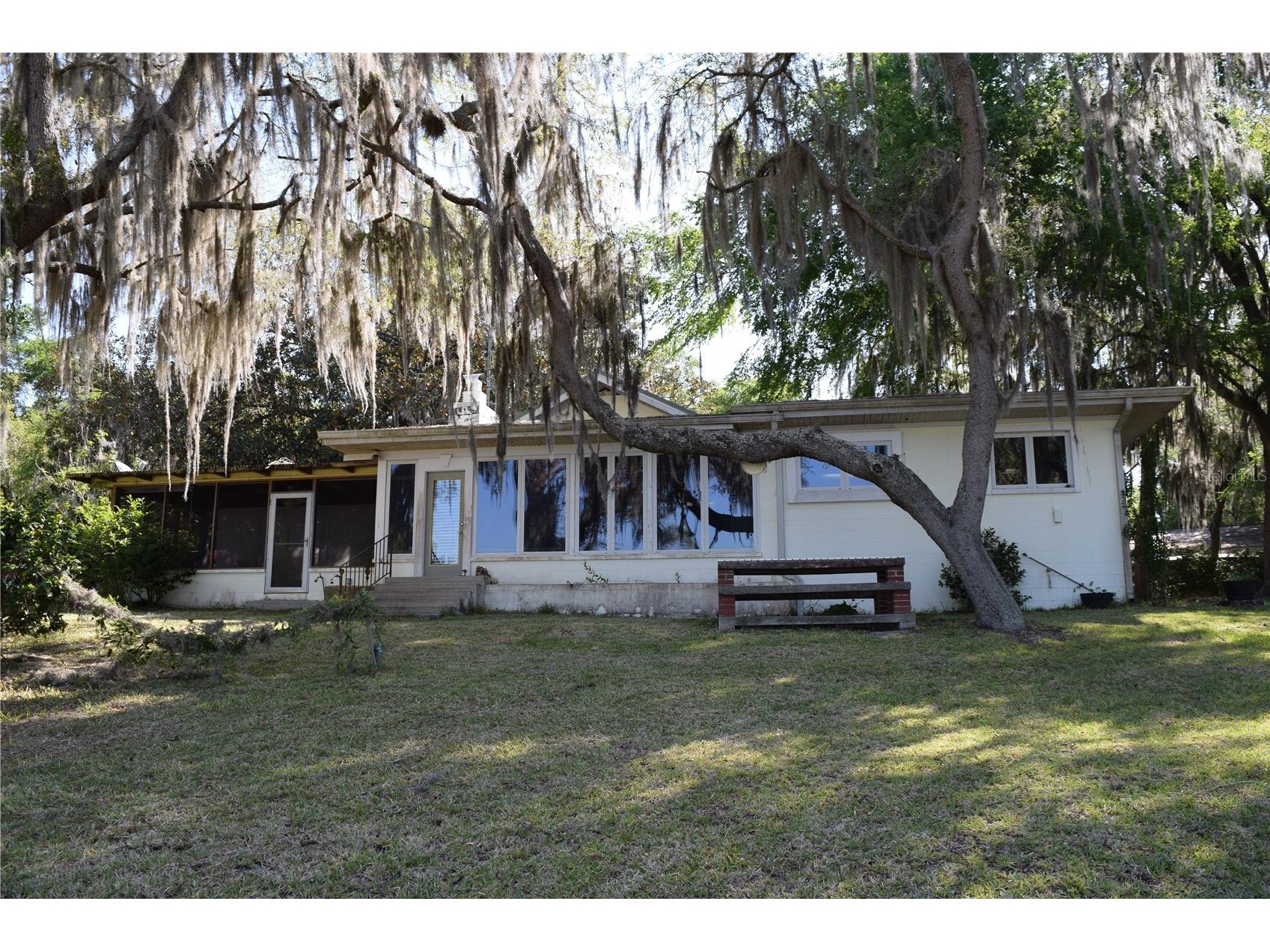 121 Aweema Way Melrose FL 32666 - Little Swan Lake OM723075 image2