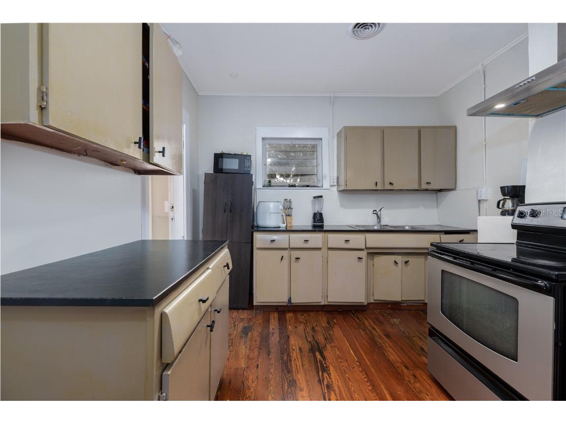 121 Bellevue Avenue Daytona Beach FL 32114 O6350308 image9