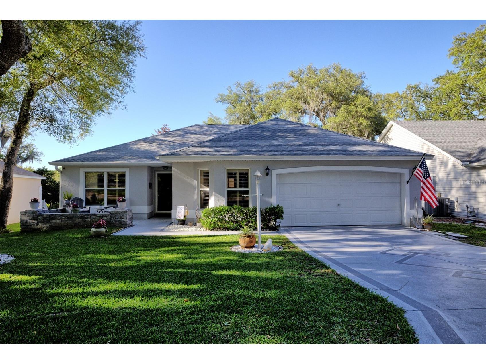 121 Costa Mesa Drive Lady Lake FL 32159 C7524668 image1