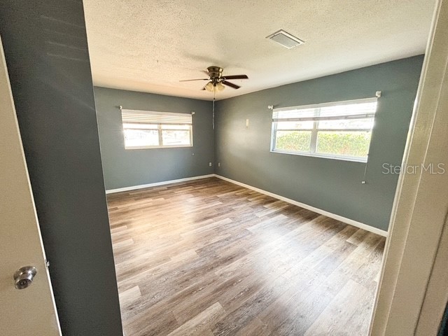 121 E Pine St Howey In The Hills FL 34737 - LITTLE LAKE HARRIS G5112224 image19