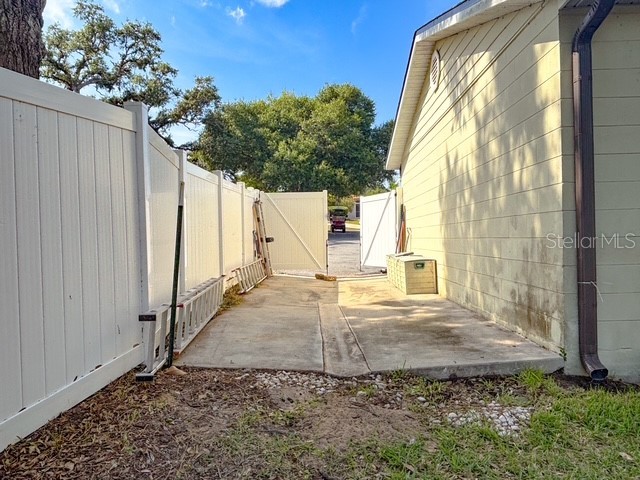 121 E Pine St Howey In The Hills FL 34737 - LITTLE LAKE HARRIS G5112224 image31