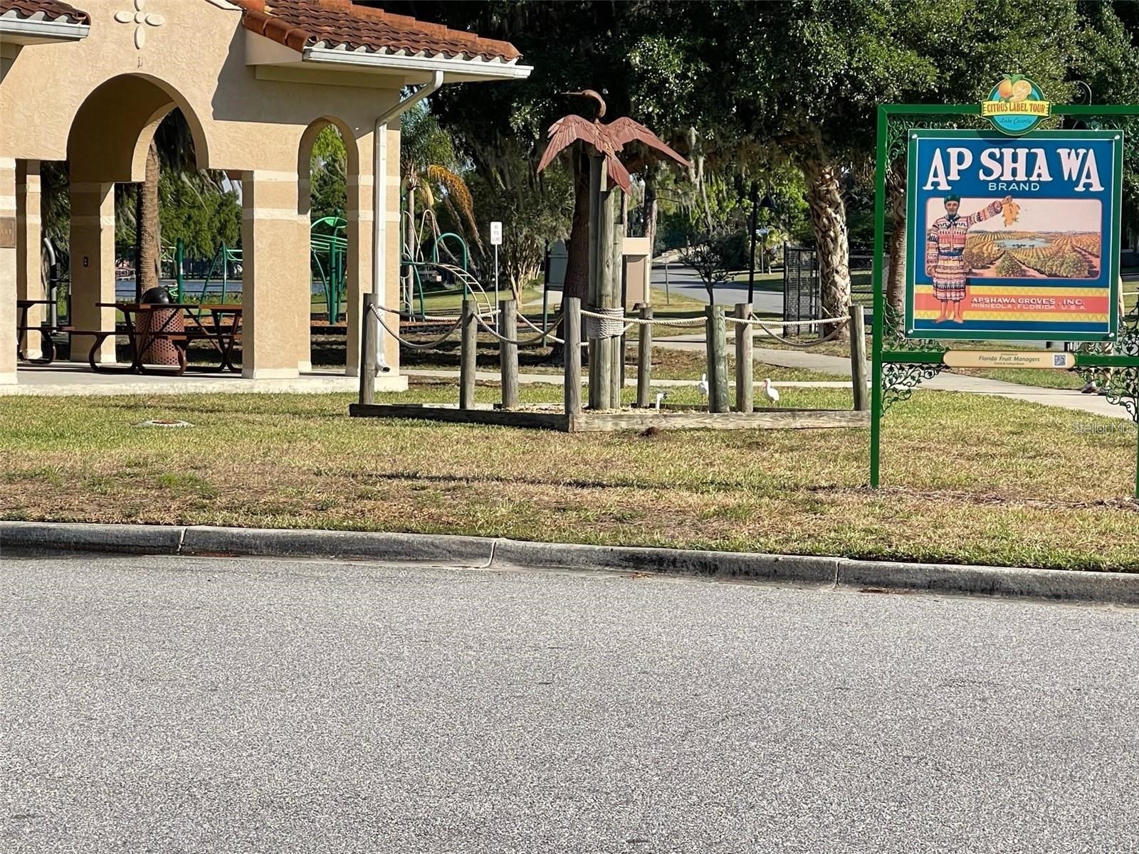 121 E Pine St Howey In The Hills FL 34737 - LITTLE LAKE HARRIS G5112224 image39