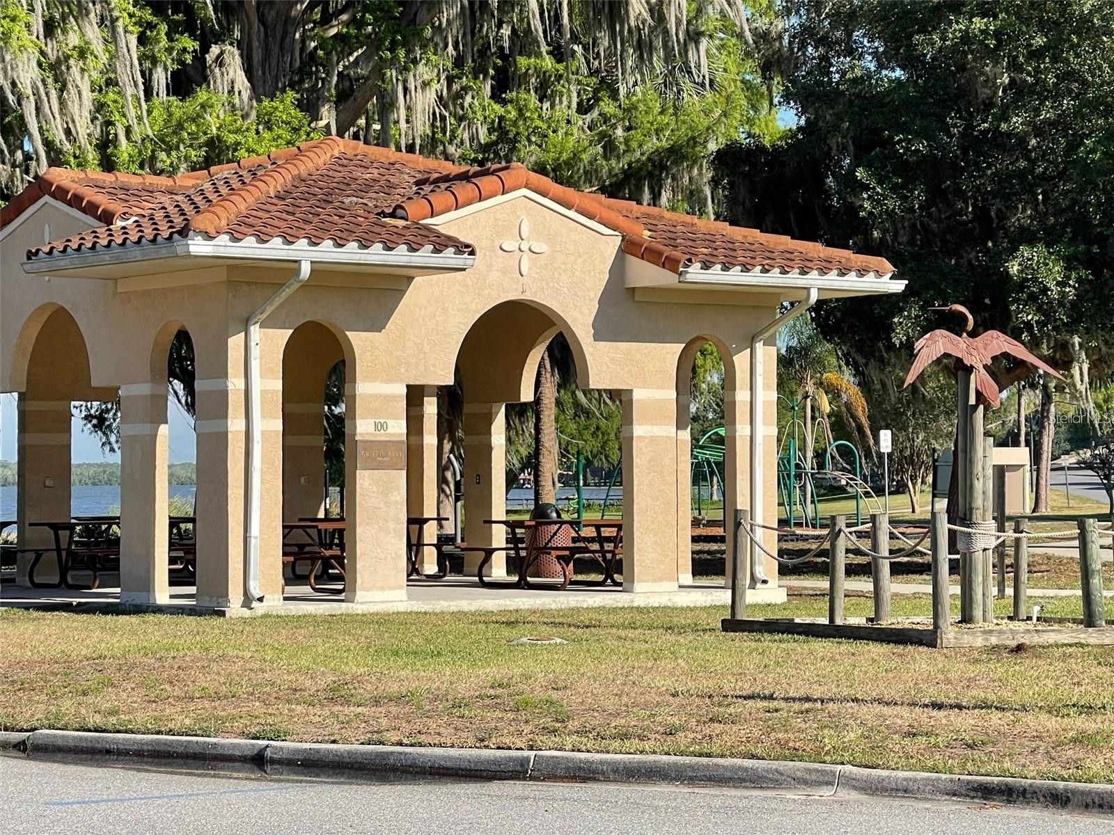 121 E Pine St Howey In The Hills FL 34737 - LITTLE LAKE HARRIS G5112224 image40