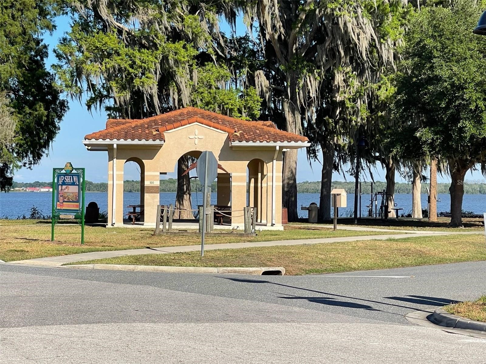 121 E Pine St Howey In The Hills FL 34737 - LITTLE LAKE HARRIS G5112224 image41