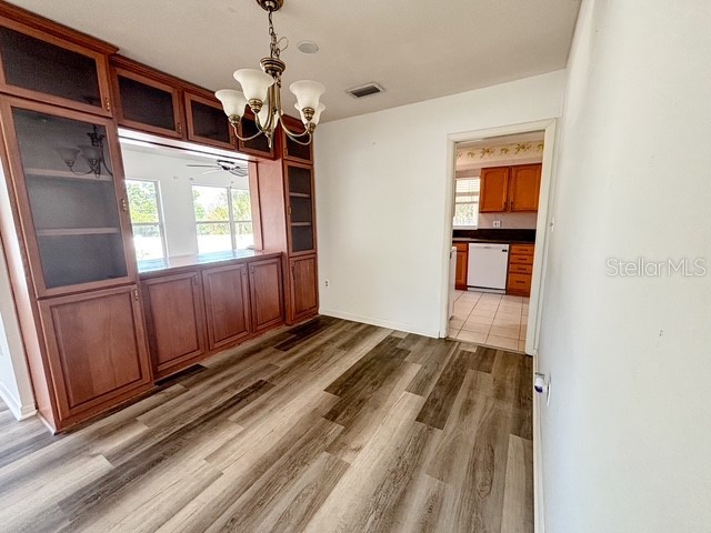 121 E Pine St Howey In The Hills FL 34737 - LITTLE LAKE HARRIS G5112224 image5
