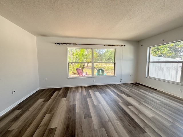 121 E Pine St Howey In The Hills FL 34737 - LITTLE LAKE HARRIS G5112224 image8