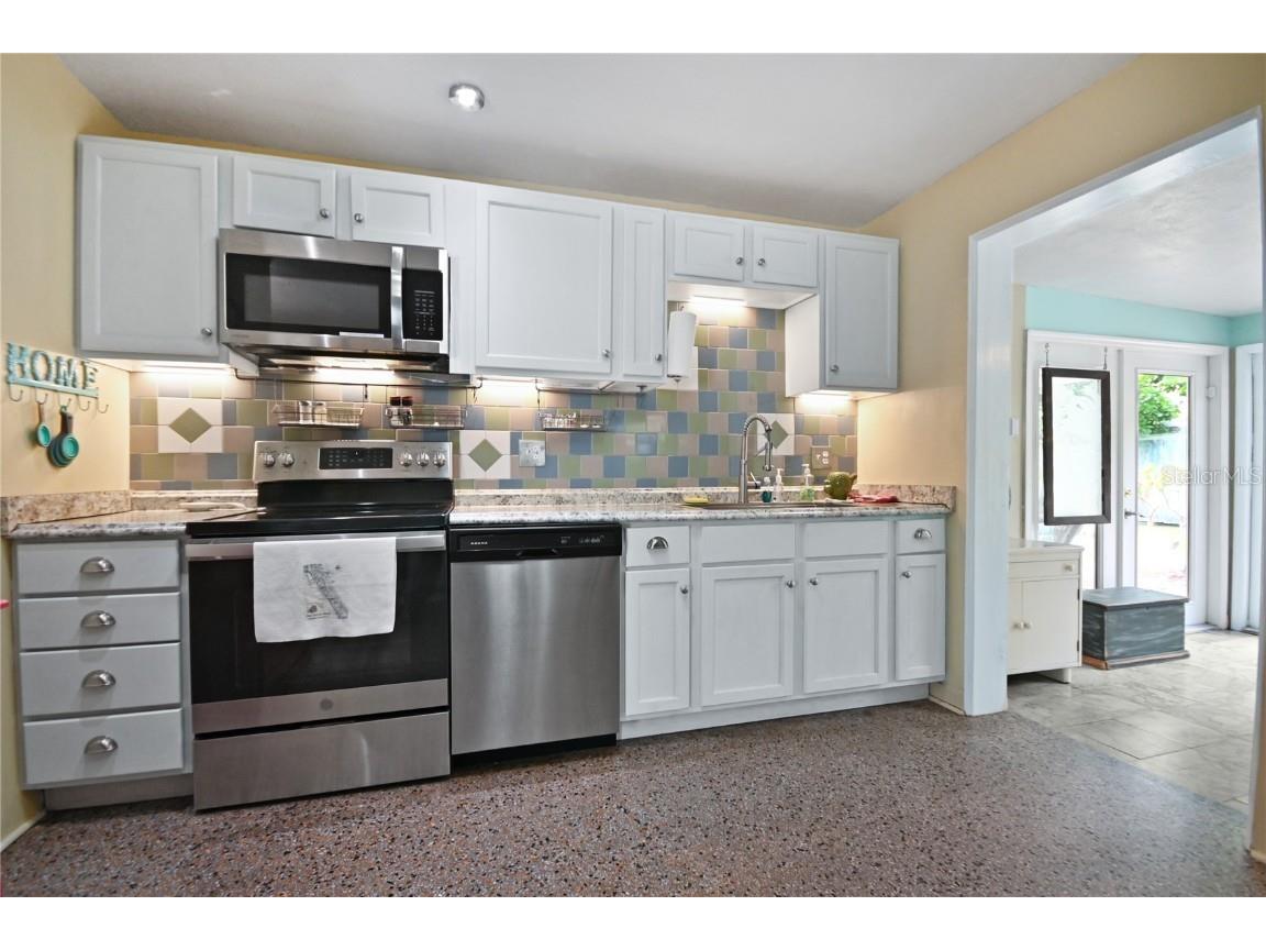 121 E Yelkca Terrace Edgewater FL 32132 NS1085906 image9