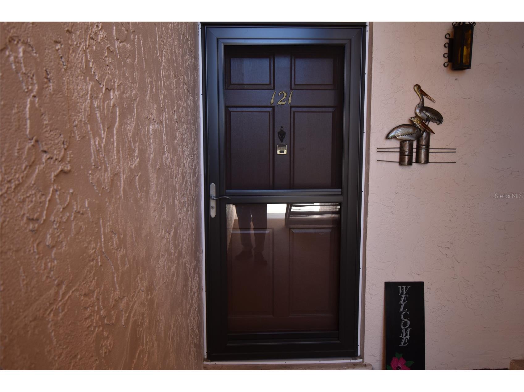 121 Fernwood Circle #121 Seminole FL 33777 - CANAL TO LAKE SEMINOLE TB8470542 image2