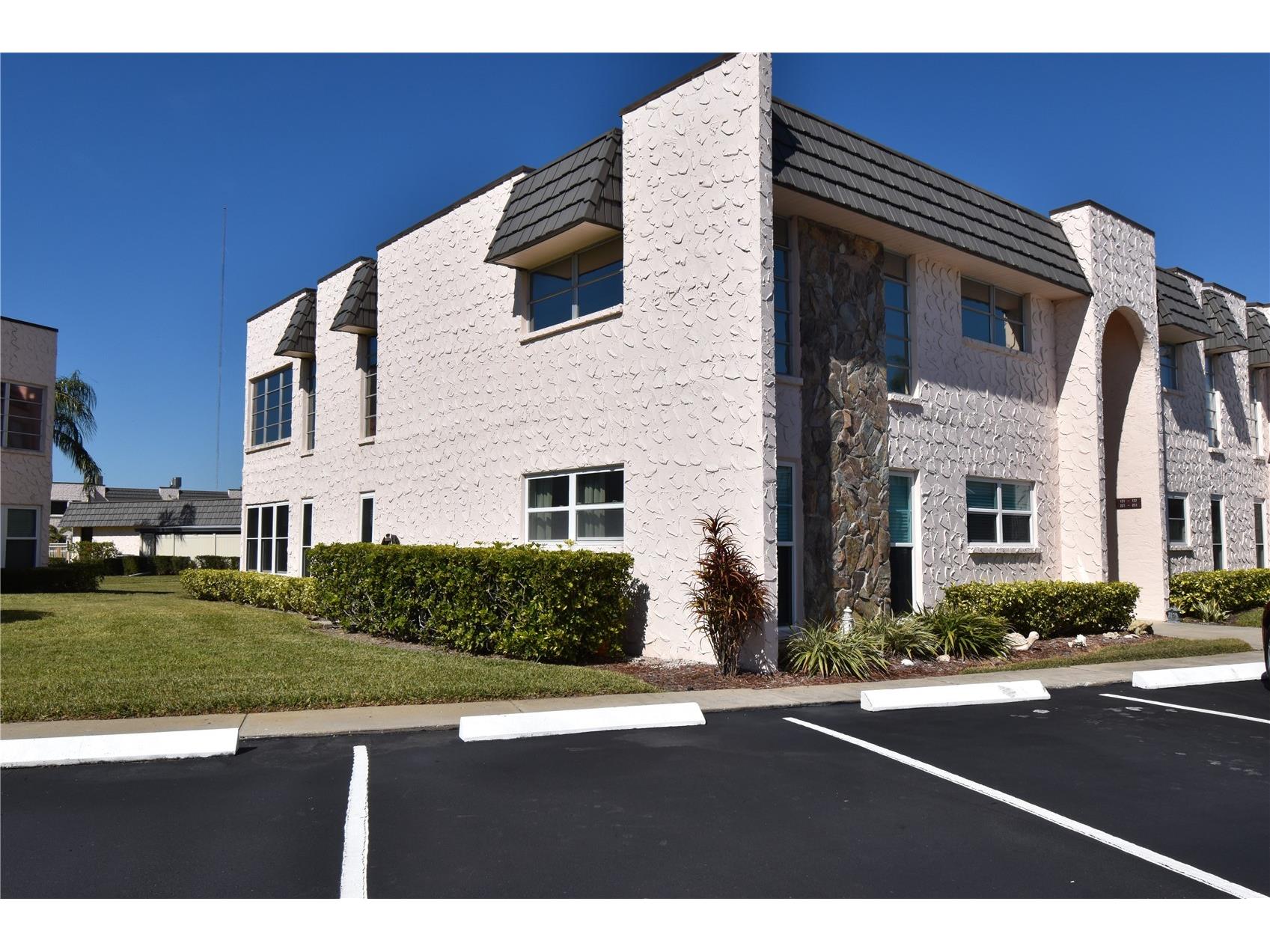 121 Fernwood Circle #121 Seminole FL 33777 - CANAL TO LAKE SEMINOLE TB8470542 image58