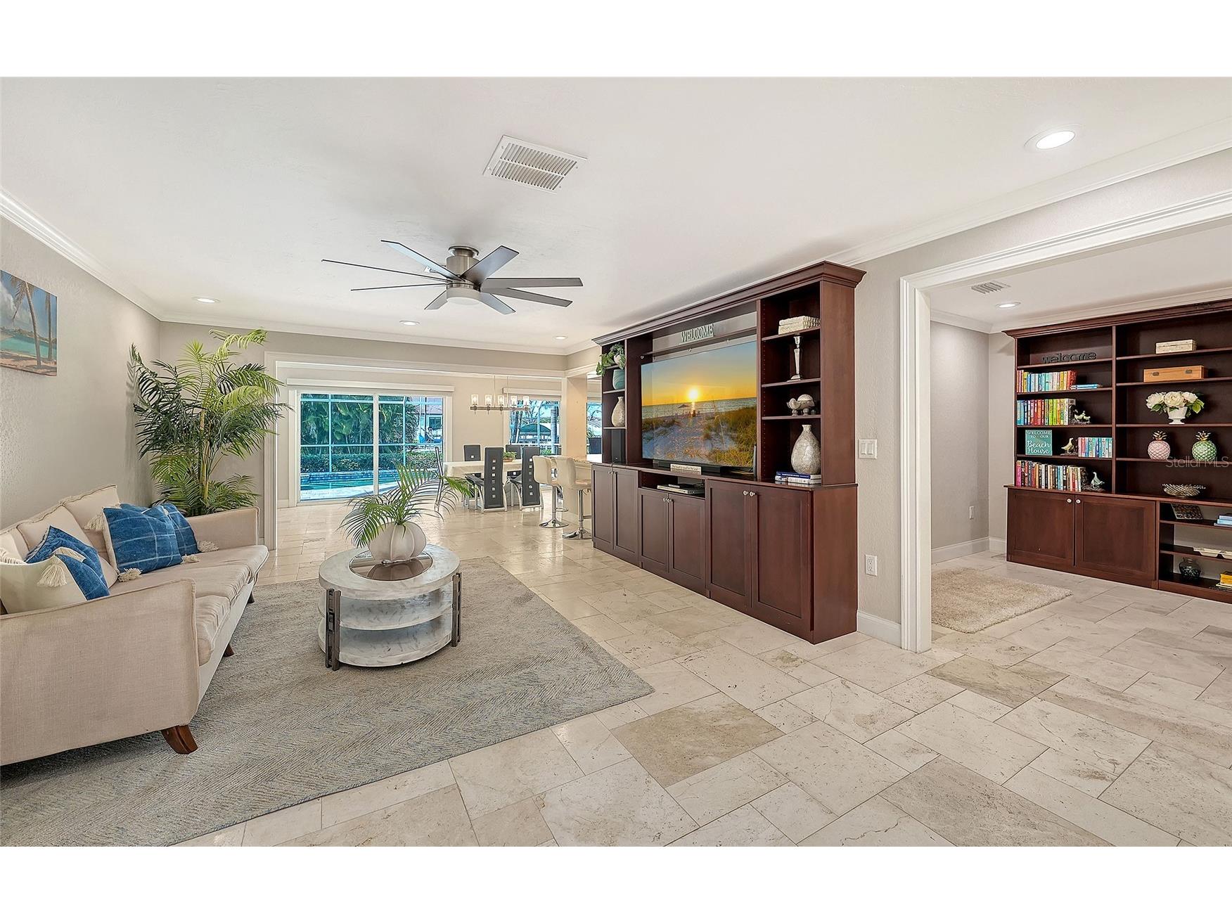 121 Holly Avenue Sarasota FL 34243 A4686397 image13