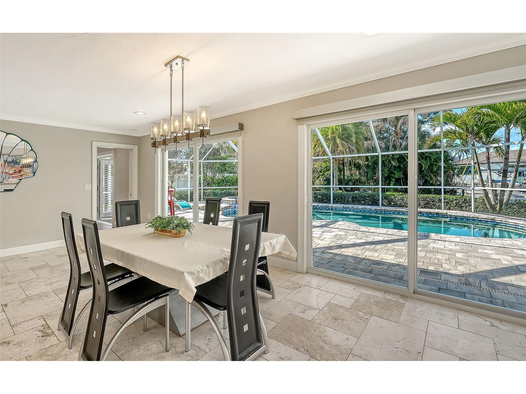 121 Holly Avenue Sarasota FL 34243 A4686397 image15