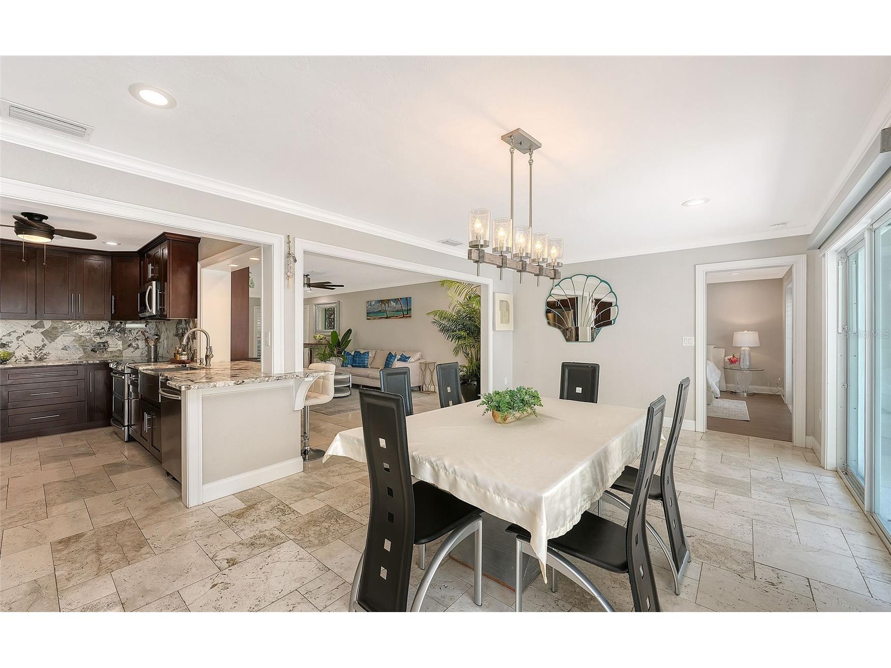 121 Holly Avenue Sarasota FL 34243 A4686397 image17