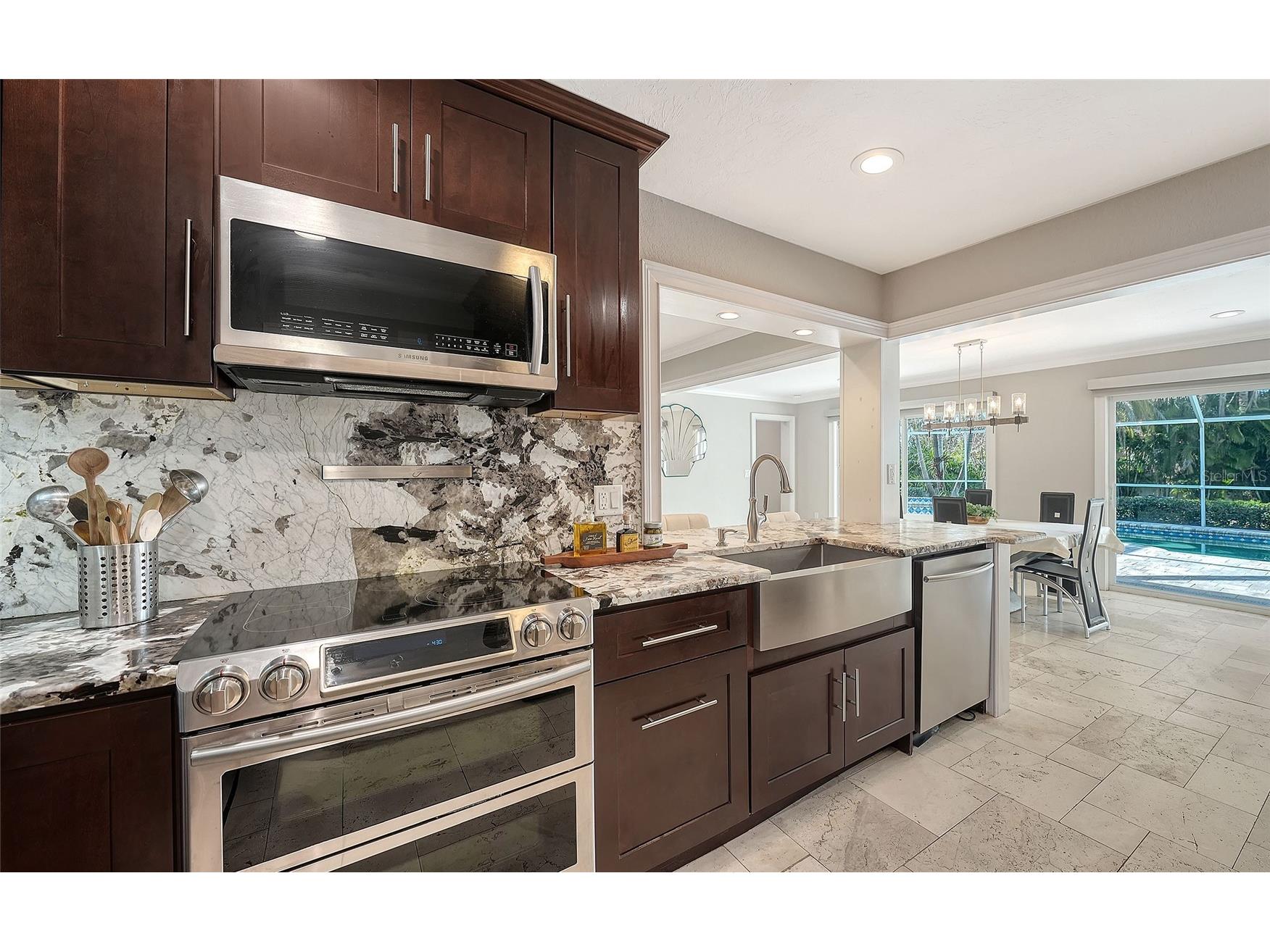 121 Holly Avenue Sarasota FL 34243 A4686397 image18