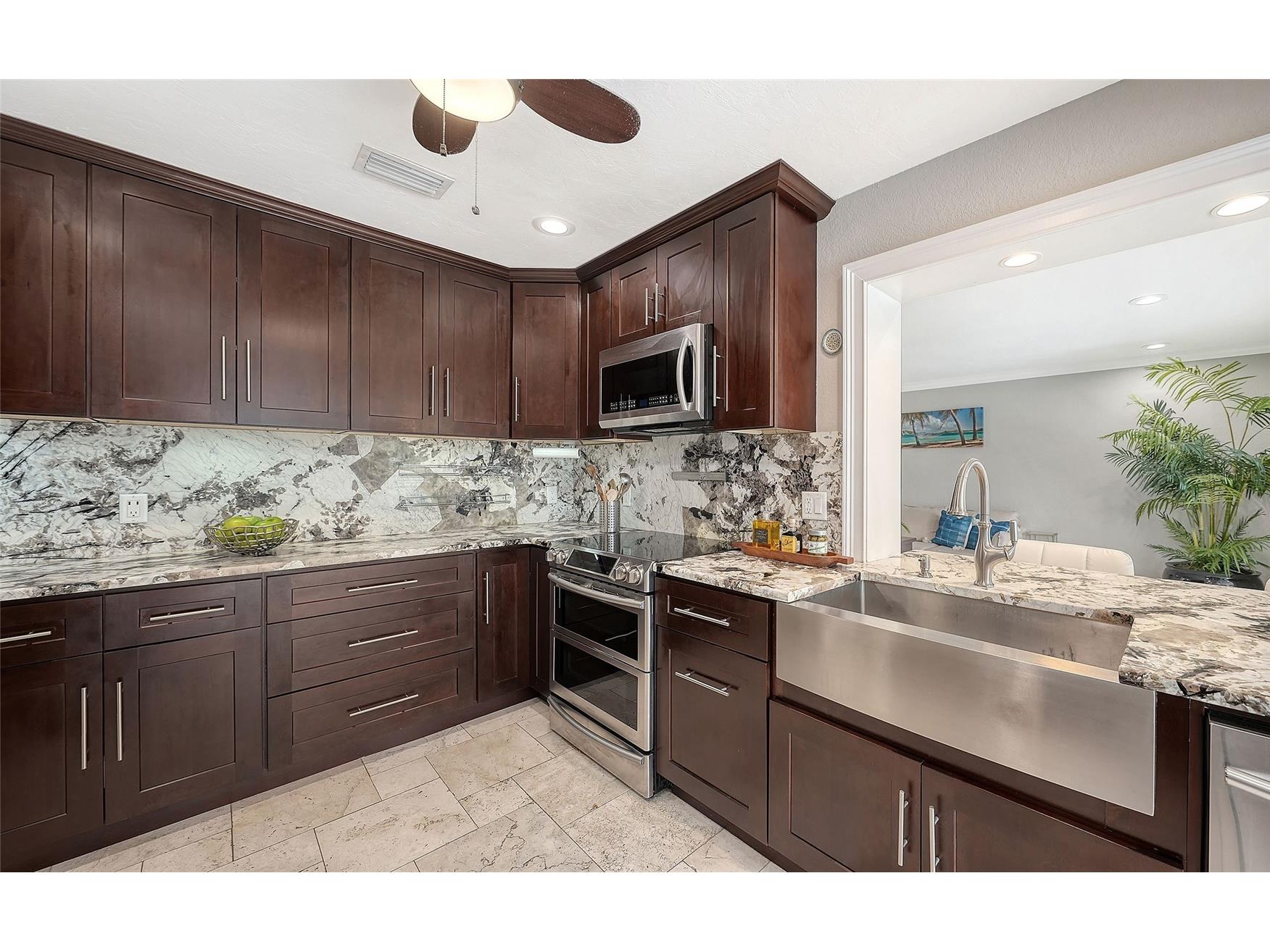 121 Holly Avenue Sarasota FL 34243 A4686397 image19