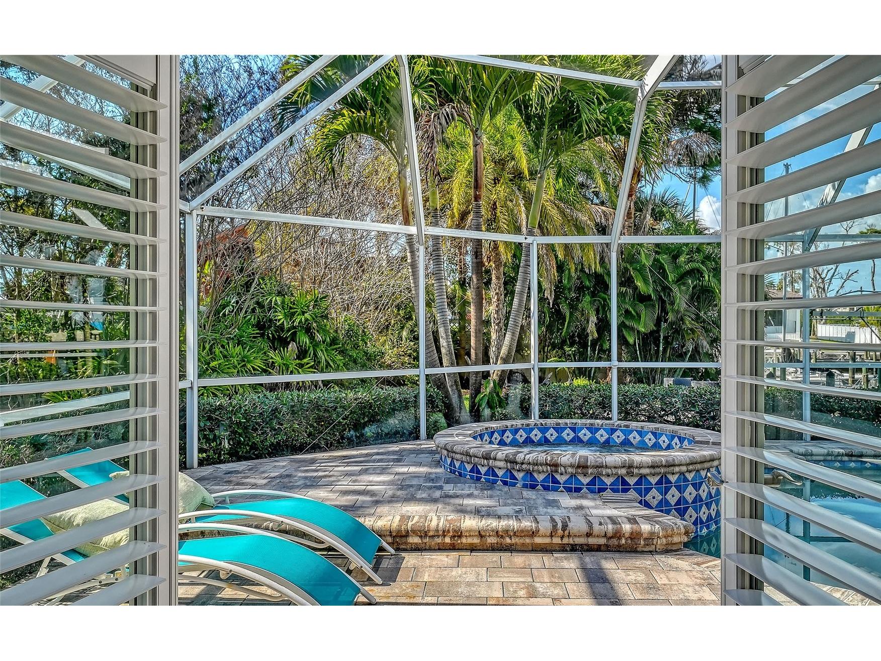 121 Holly Avenue Sarasota FL 34243 A4686397 image23