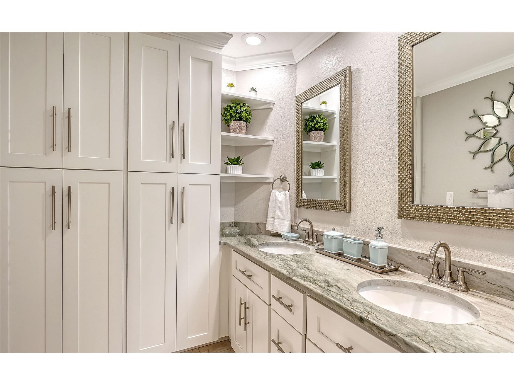 121 Holly Avenue Sarasota FL 34243 A4686397 image25