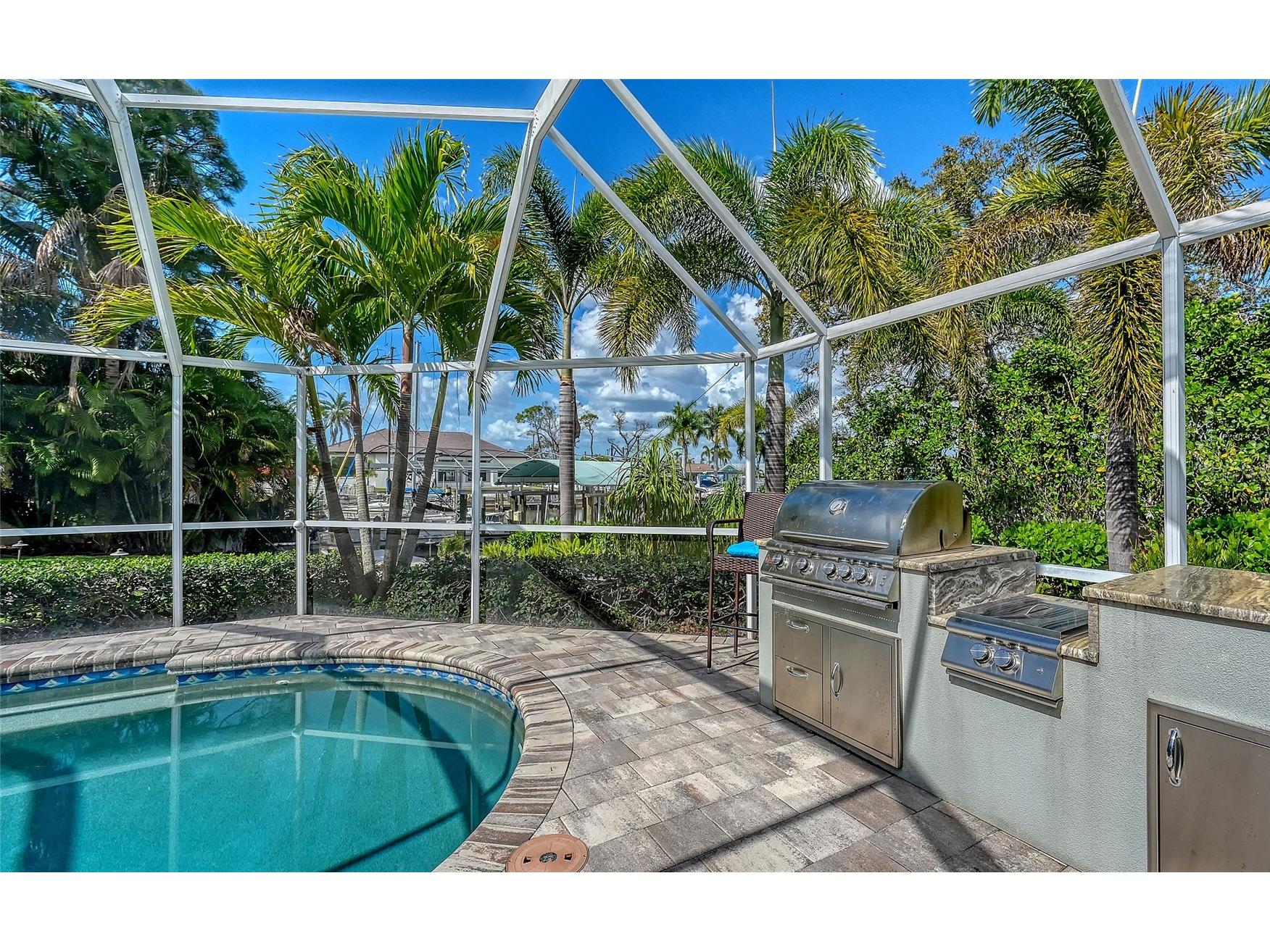 121 Holly Avenue Sarasota FL 34243 A4686397 image34