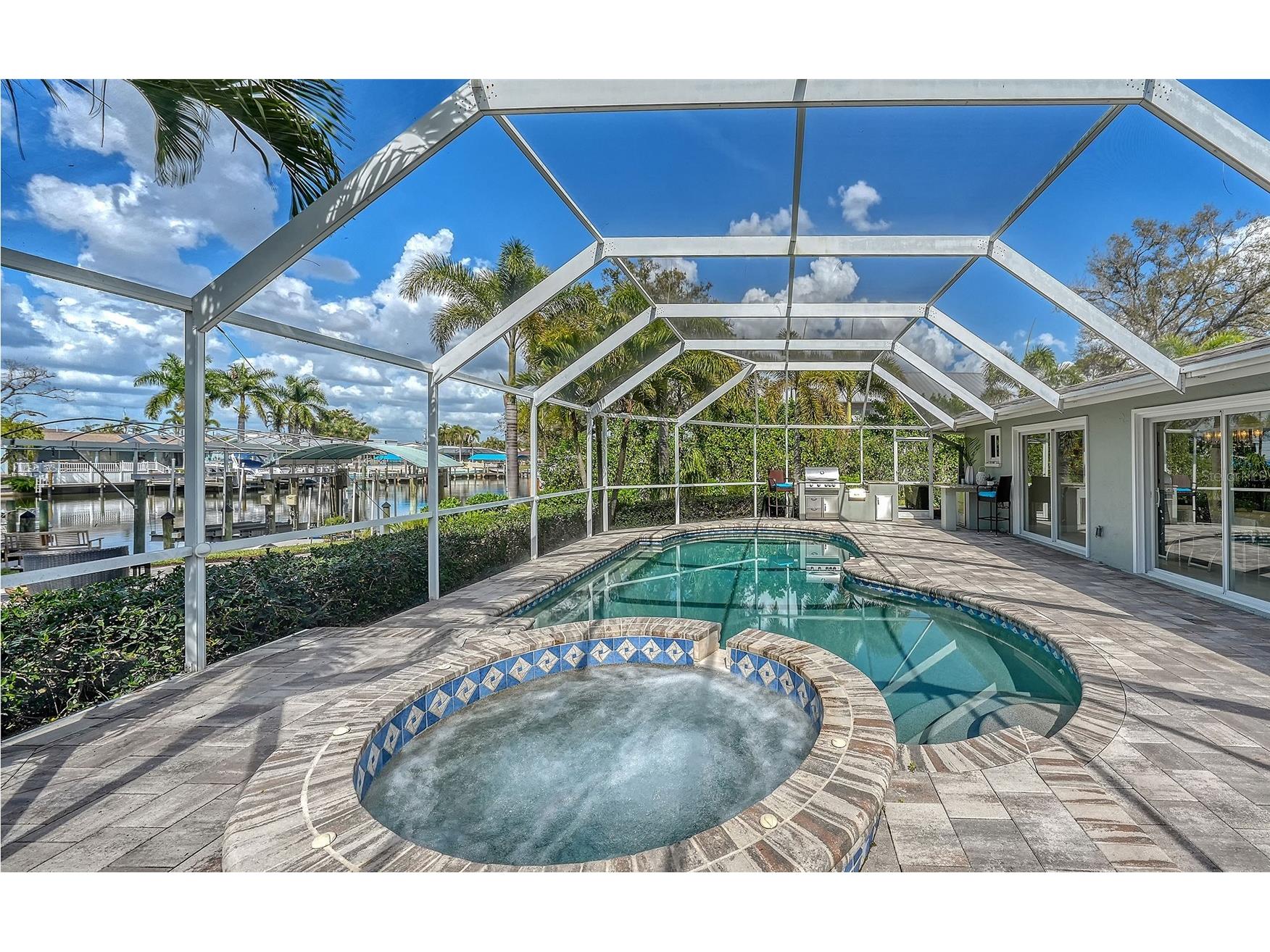 121 Holly Avenue Sarasota FL 34243 A4686397 image35