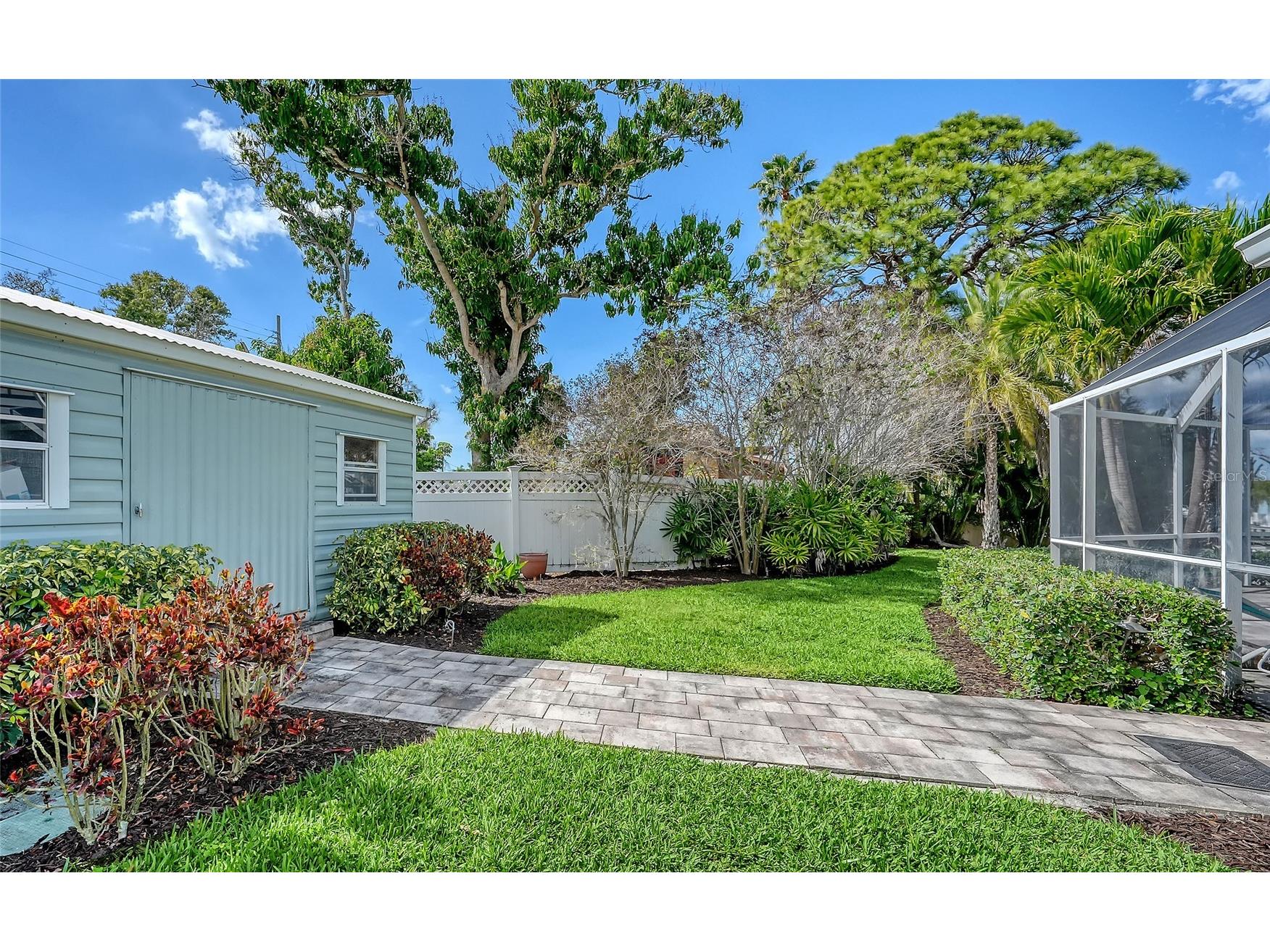 121 Holly Avenue Sarasota FL 34243 A4686397 image39