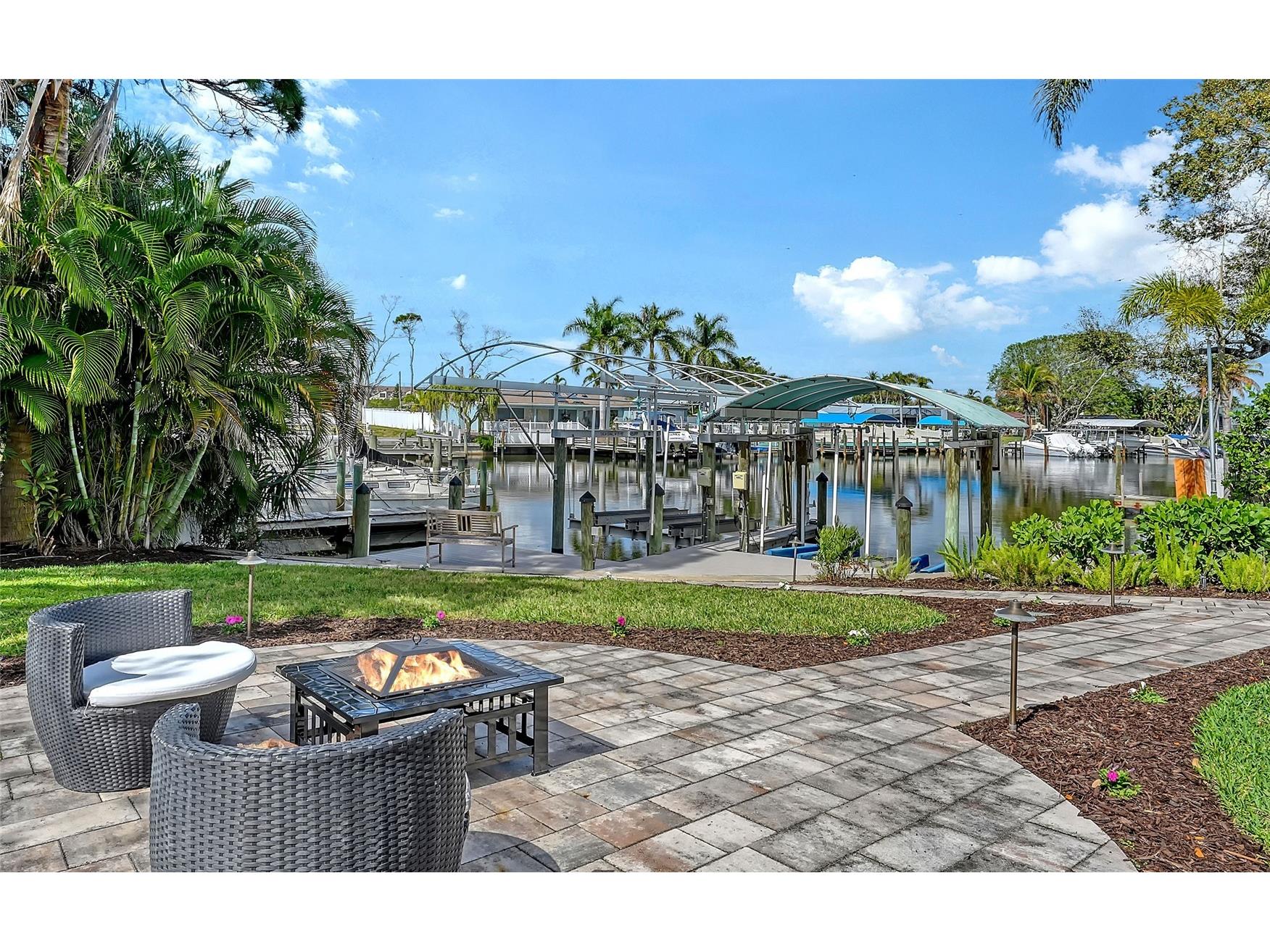 121 Holly Avenue Sarasota FL 34243 A4686397 image4