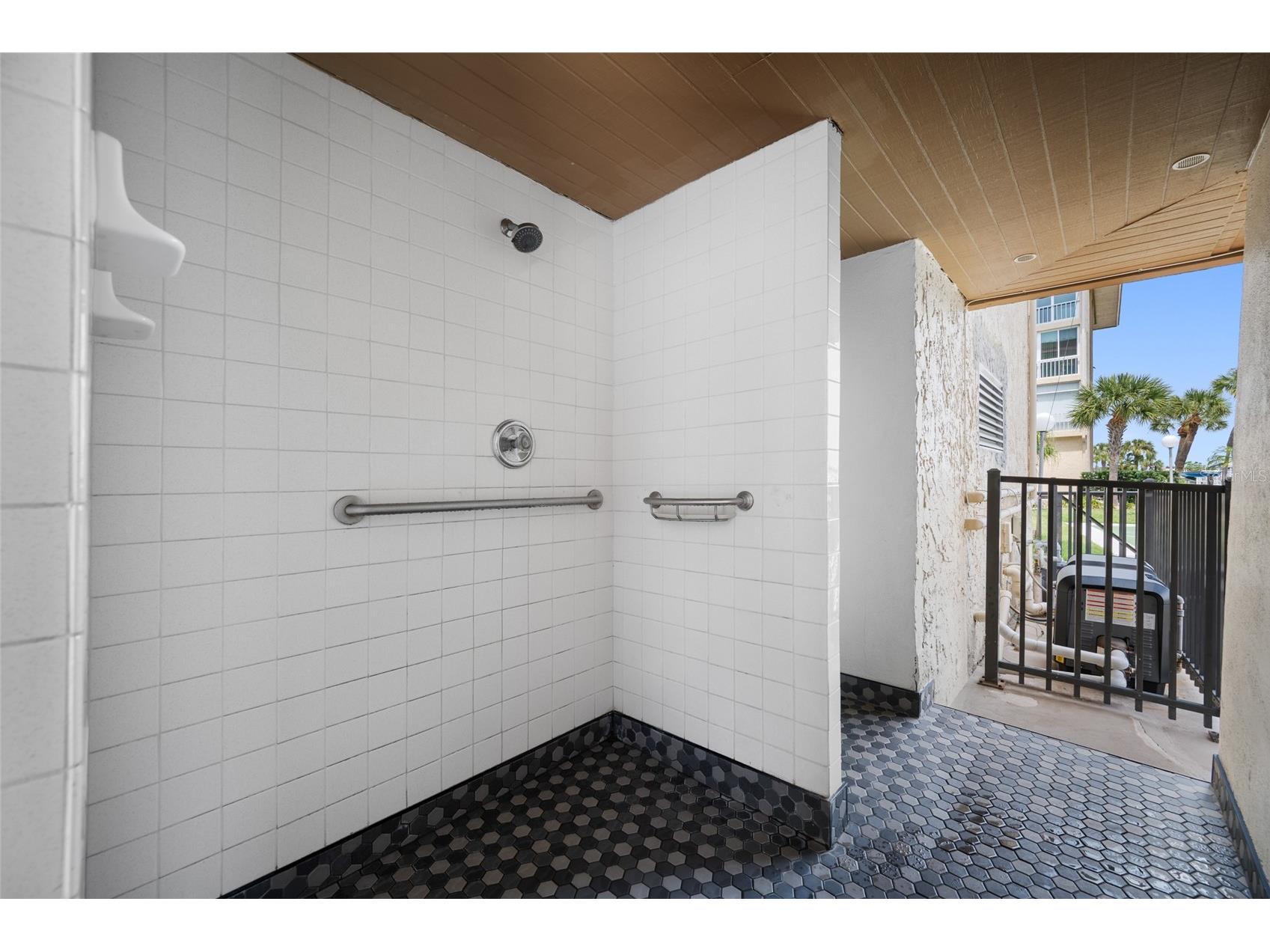 121 Island Way #323 Clearwater Beach FL 33767 TB8495566 image40