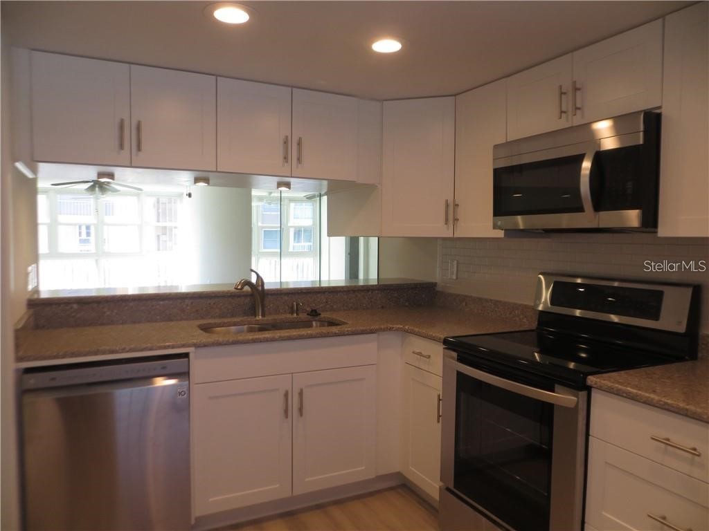 121 Island Way #332 Clearwater Beach FL 33767 TB8409786 image3