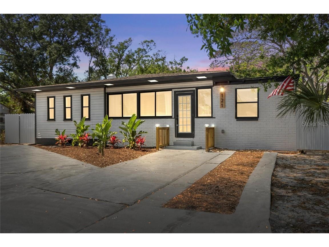 121 Kingston Street S Saint Petersburg FL 33711 T3437253 image1