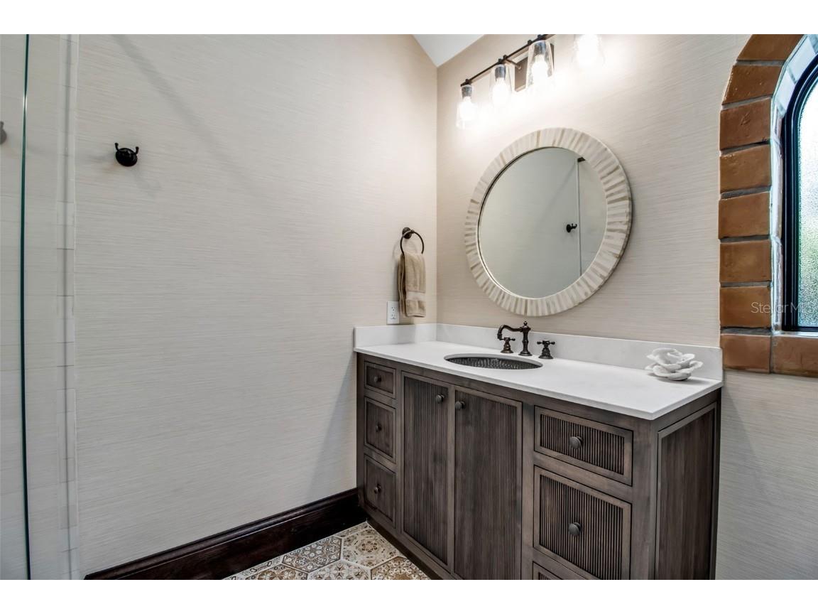 121 N Casey Key Road Osprey FL 34229 - GULF OF MEXICO A4667263 image47