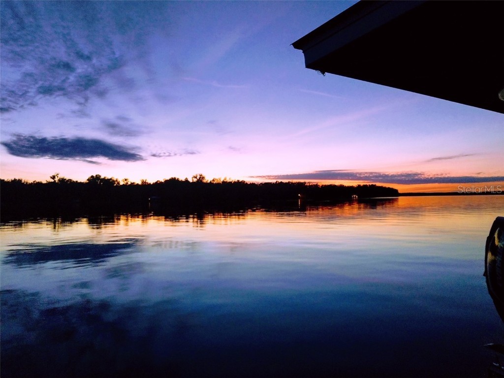 121 N Lake George Drive Georgetown FL 32139 - LAKE GEORGE ON THE ST JOHNS RIVER V4944760 image2