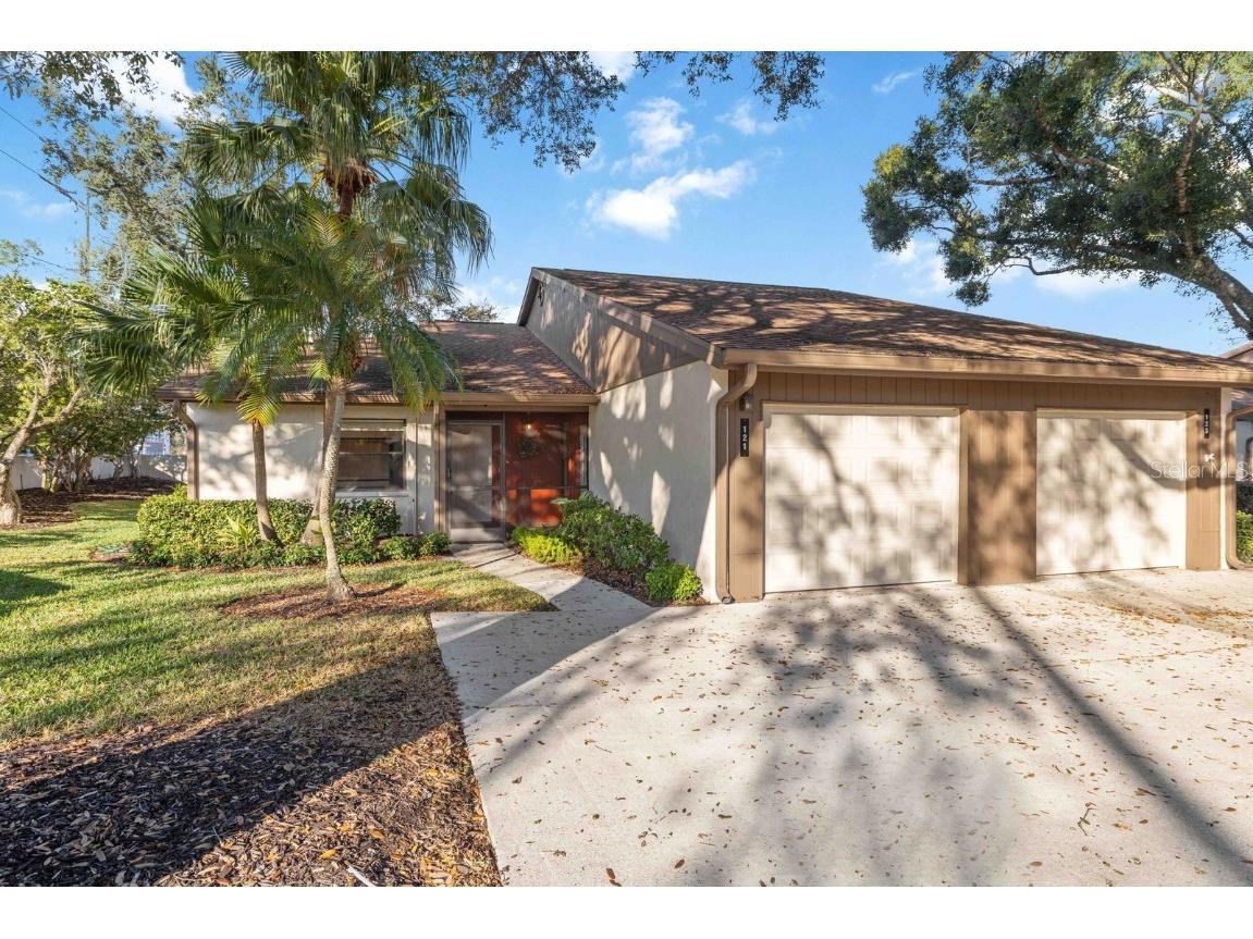 121 Oak Hill Drive #1 Sarasota FL 34232 A4672922 image1