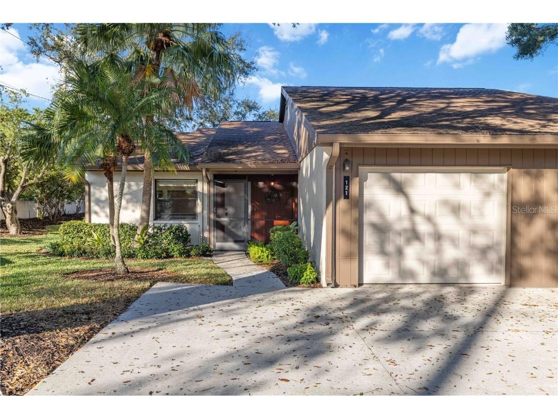 121 Oak Hill Drive #1 Sarasota FL 34232 A4672922 image2