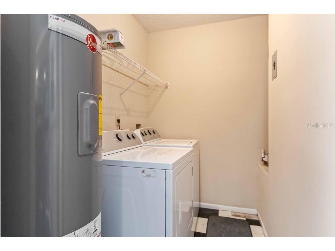 121 Oak Hill Drive #1 Sarasota FL 34232 A4672922 image33