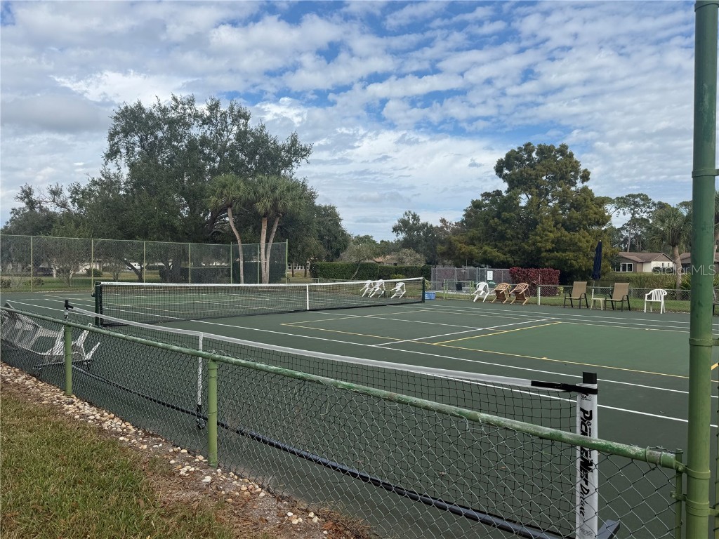 121 Oak Hill Drive #1 Sarasota FL 34232 A4672922 image39