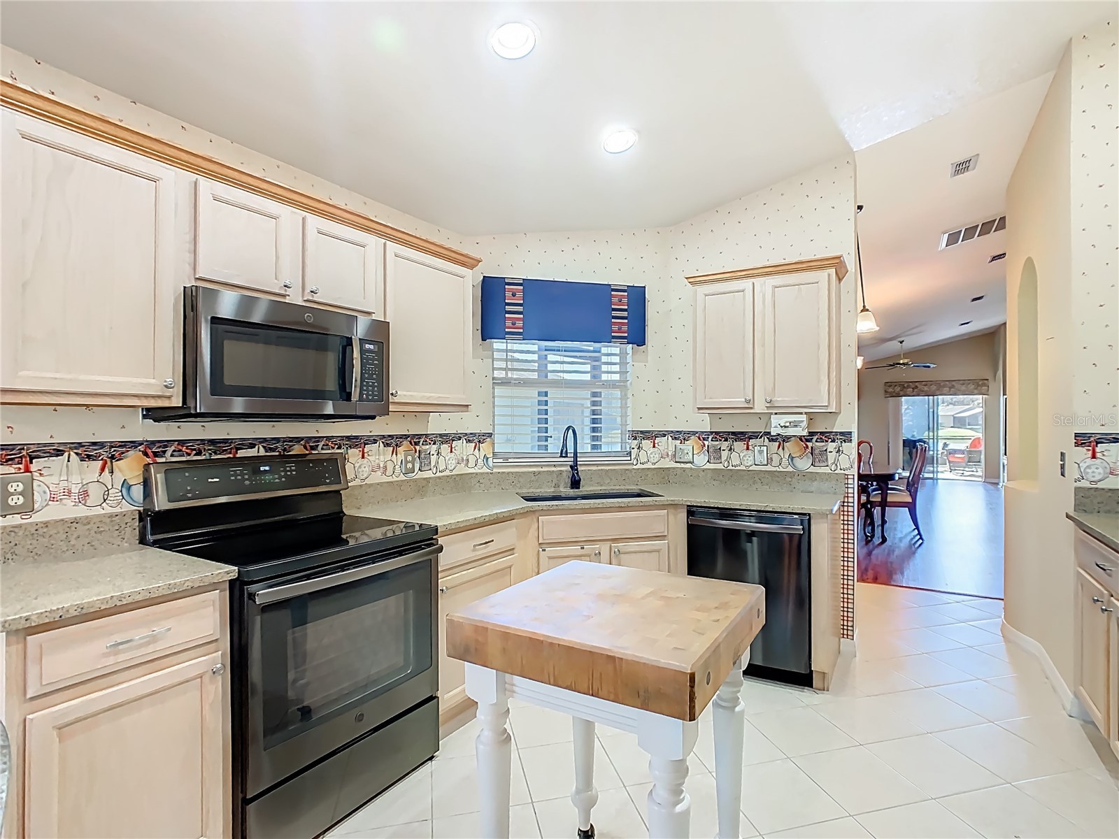 121 Rialto Road Poinciana FL 34759 - Retention pond S5140738 image11