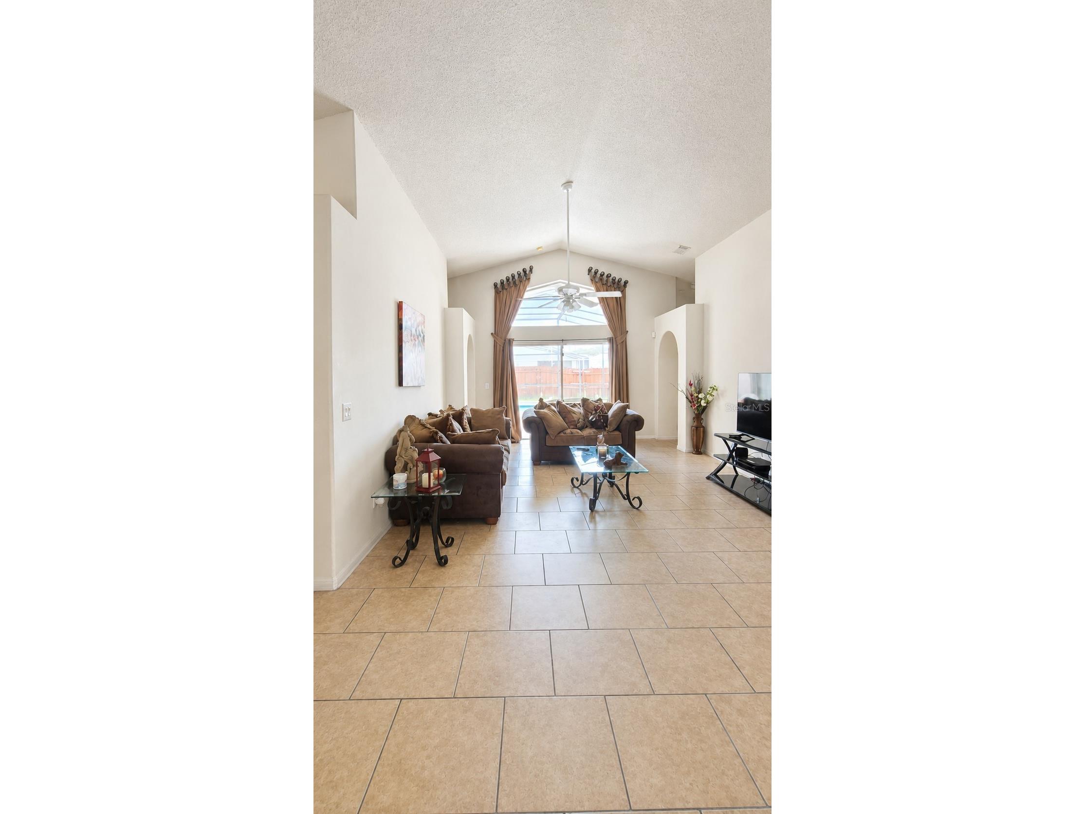121 S Roma Way Kissimmee FL 34746 R4911375 image3